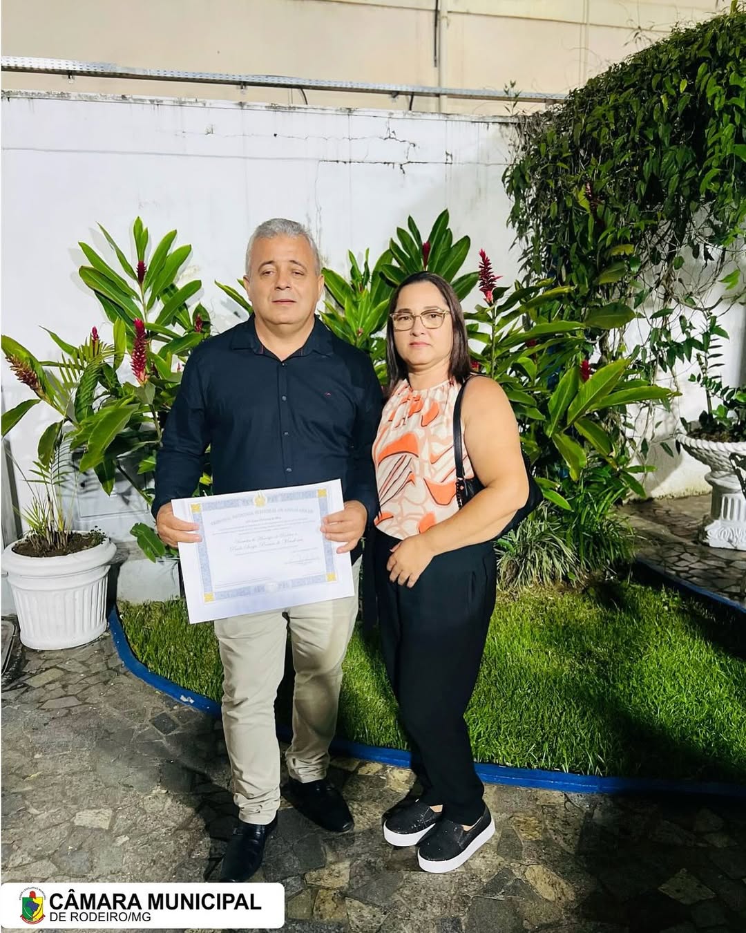 No dia 19 de dezembro, no auditório do Colégio Sagrado Coração de Maria, ocorreu a diplomação dos vereadores eleitos no município de Rodeiro. Os diplomas foram entregues pelo juiz presidente da Junta Eleitoral d (5).jpg
